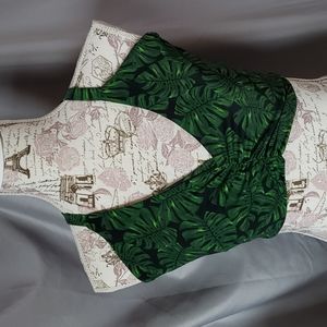 Green Tropical Leaf V-Neck Women's Crop Top